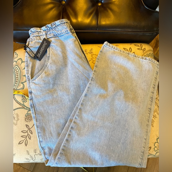 BLANK NYC 🛍️💕💞STAND STRONG Women's Paperbag Wide Leg Jean- NWT -Size L - Picture 2 of 12